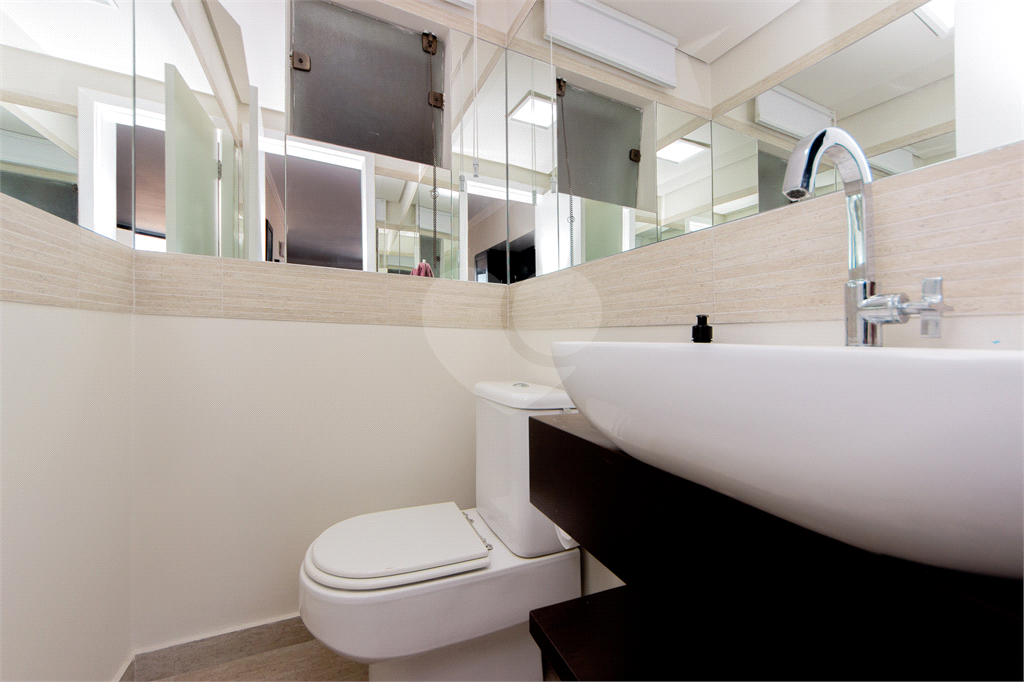 COBERTURA DUPLEX À VENDA OU LOCAÇÃO | 227 M² | MOBILIADA | 4 DORMITÓRIOS (1 SUÍTE) | 3 VAGAS EM SANTANA!