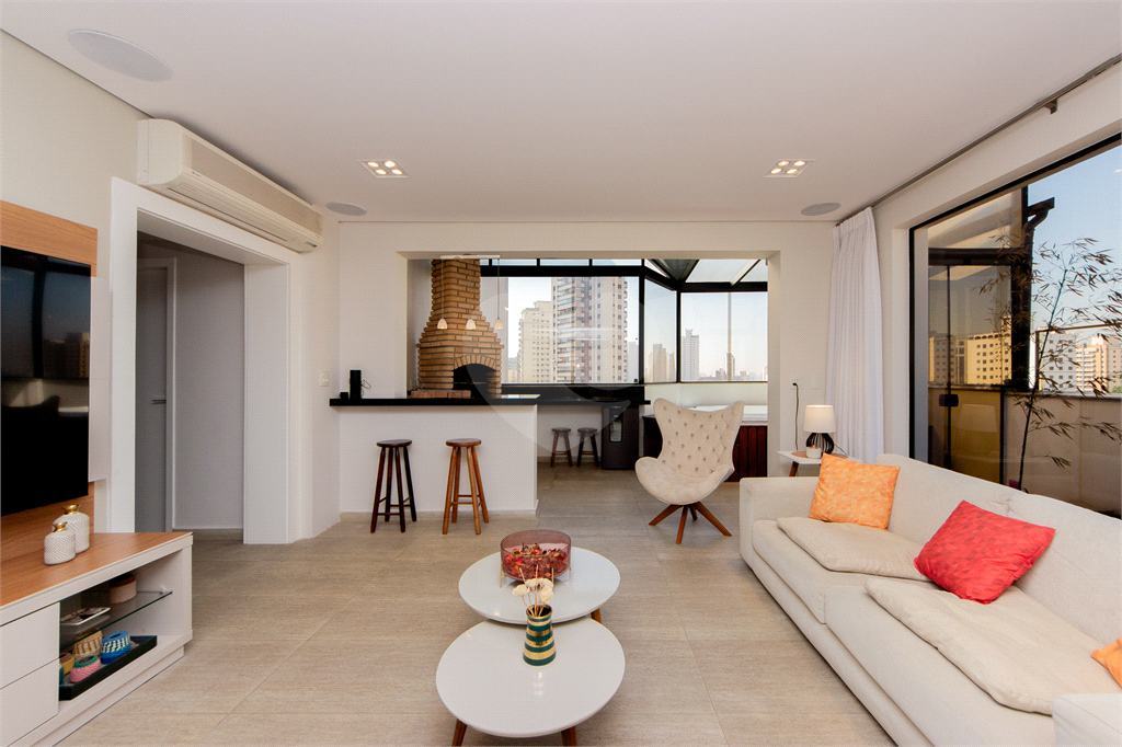 COBERTURA DUPLEX À VENDA OU LOCAÇÃO | 227 M² | MOBILIADA | 4 DORMITÓRIOS (1 SUÍTE) | 3 VAGAS EM SANTANA!