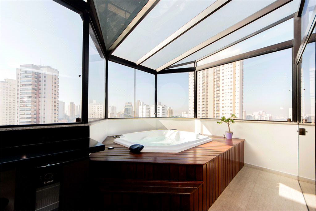 COBERTURA DUPLEX À VENDA OU LOCAÇÃO | 227 M² | MOBILIADA | 4 DORMITÓRIOS (1 SUÍTE) | 3 VAGAS EM SANTANA!