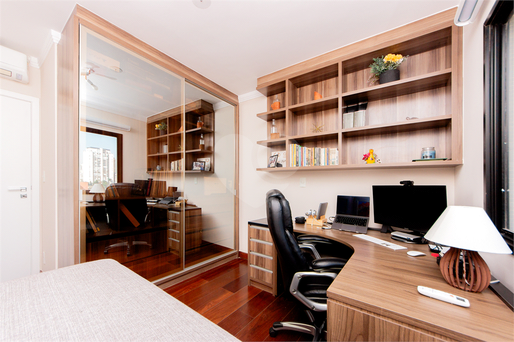 COBERTURA DUPLEX À VENDA OU LOCAÇÃO | 227 M² | MOBILIADA | 4 DORMITÓRIOS (1 SUÍTE) | 3 VAGAS EM SANTANA!