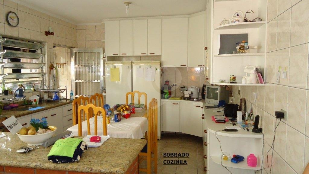 Sobrado à venda com 2 quartos, 200m² - Foto 2