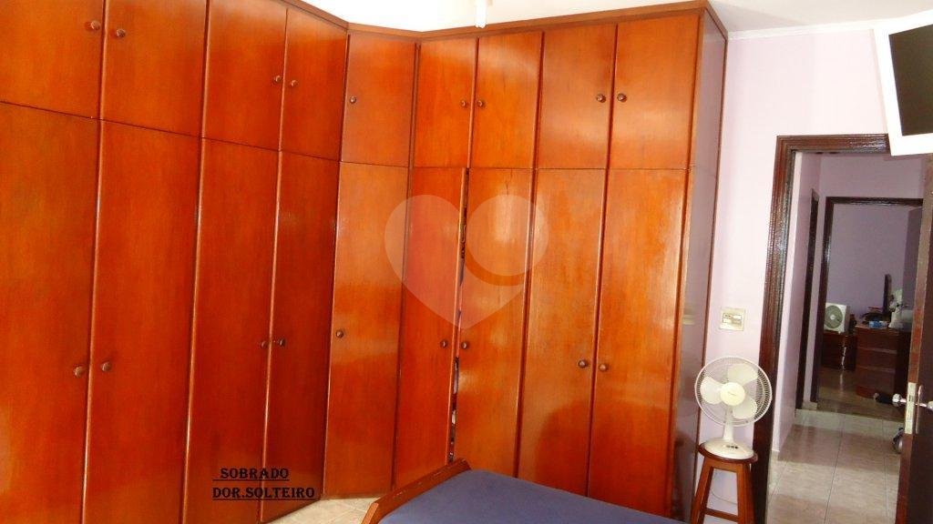 Sobrado à venda com 2 quartos, 200m² - Foto 4