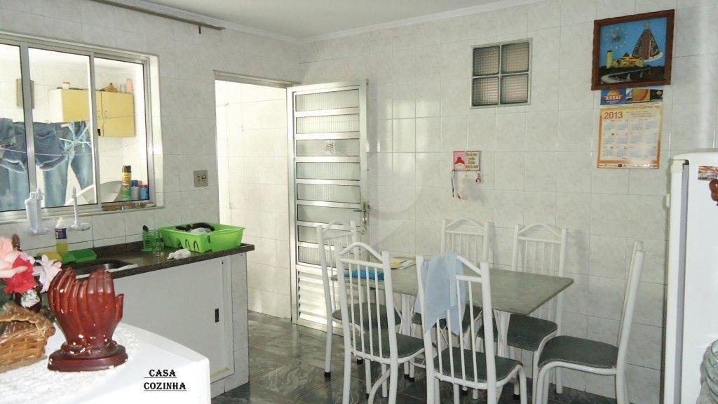 Sobrado à venda com 2 quartos, 200m² - Foto 14