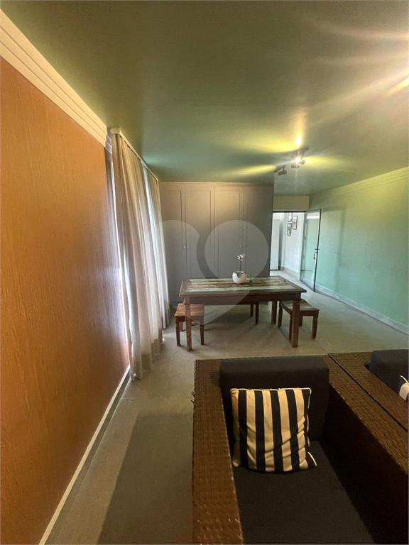 Sobrado a venda 3 dormitórios  sendo 1 suite, 2 vagas e área gourmet com piscina.