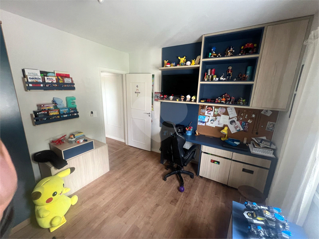 Sobrado a venda 3 dormitórios  sendo 1 suite, 2 vagas e área gourmet com piscina.