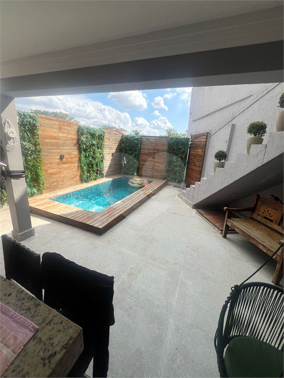 Sobrado a venda 3 dormitórios  sendo 1 suite, 2 vagas e área gourmet com piscina.