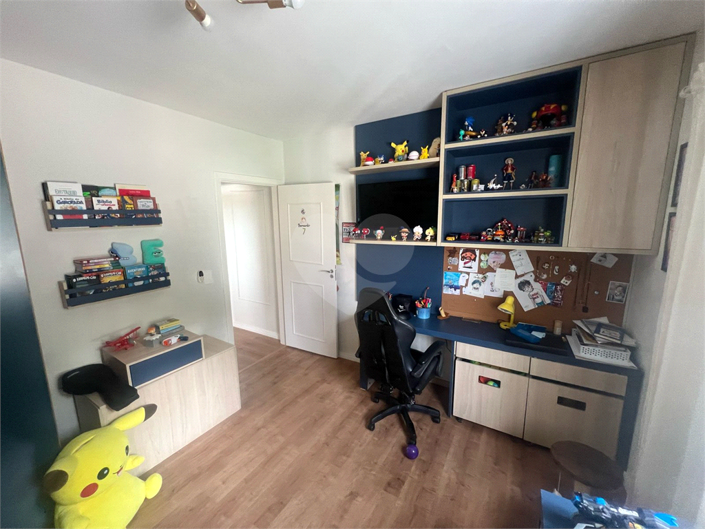 Sobrado a venda 3 dormitórios  sendo 1 suite, 2 vagas e área gourmet com piscina.