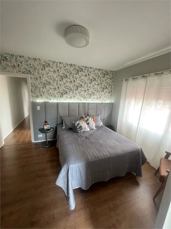 Sobrado a venda 3 dormitórios  sendo 1 suite, 2 vagas e área gourmet com piscina.