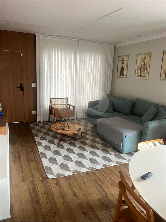 Sobrado a venda 3 dormitórios  sendo 1 suite, 2 vagas e área gourmet com piscina.