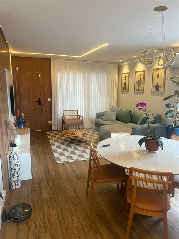 Sobrado a venda 3 dormitórios  sendo 1 suite, 2 vagas e área gourmet com piscina.