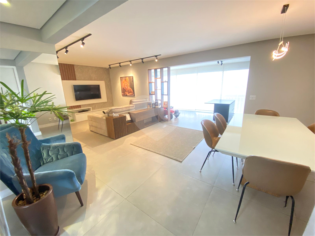 APARTAMENTO em SANTANA