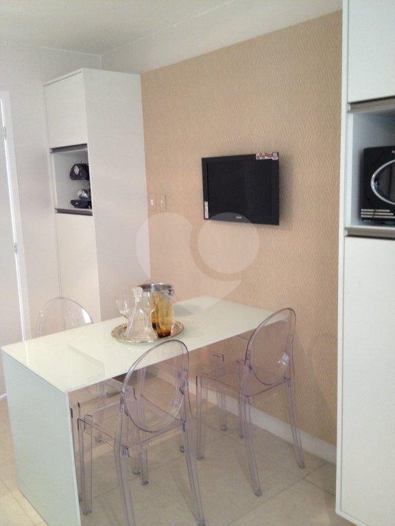 APARTAMENTO em CENTRO