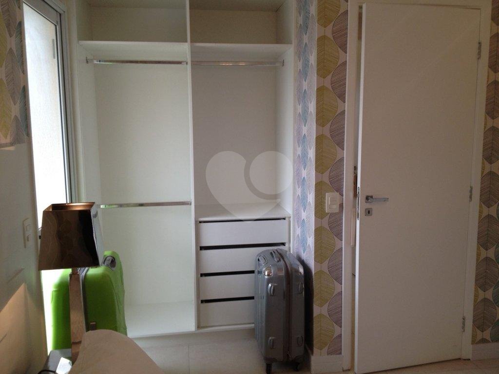 APARTAMENTO em CENTRO