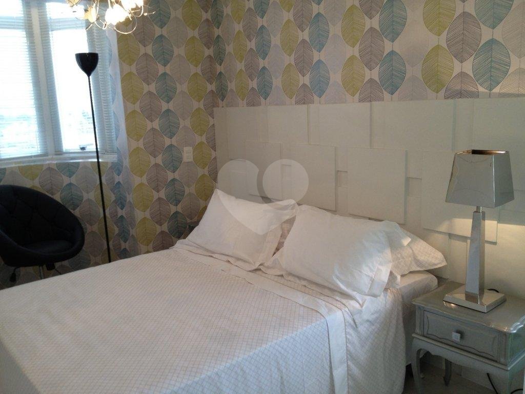 APARTAMENTO em CENTRO