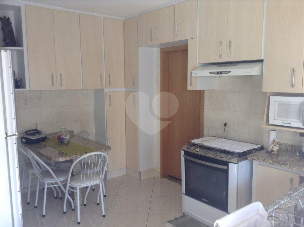 Casa à venda com 5 quartos, 200m² - Foto 4