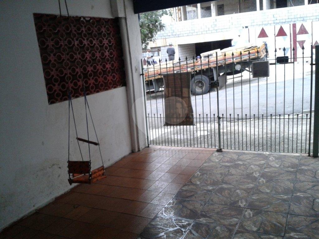 Excelente sobrado bem localizado em Santa Teresinha!