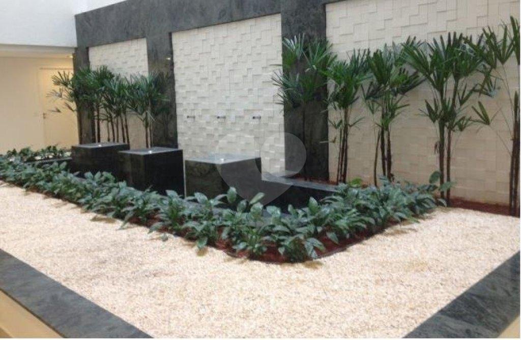 SALA COMERCIAL COM 46M2 A VENDA PRÓXIMA AO METRÔ TIETÊ - POSSUI 2 BANHEIROS E 1 VAGA DE GARAGEM