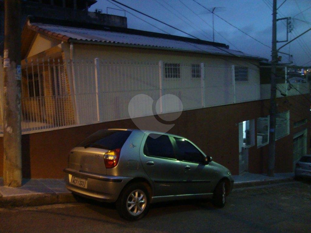 CASA TÉRREA COM 2 MORADIAS A VENDA NO JD SANTA INÊS - 4 DORMS (2 SUÍTES) E 2 VAGAS DE GARAGEM