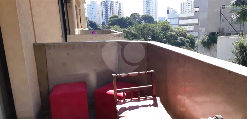 APARTAMENTO em SANTANA
