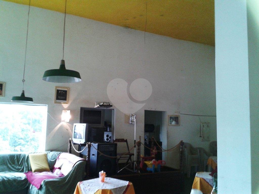 ÓTIMO PARA CASA DE EVENTOS, SALÃO COMERCIAL E TERRENO, PONTO DE TRINTA ANOS, SÃO 02 SALÕES DE 100 MT