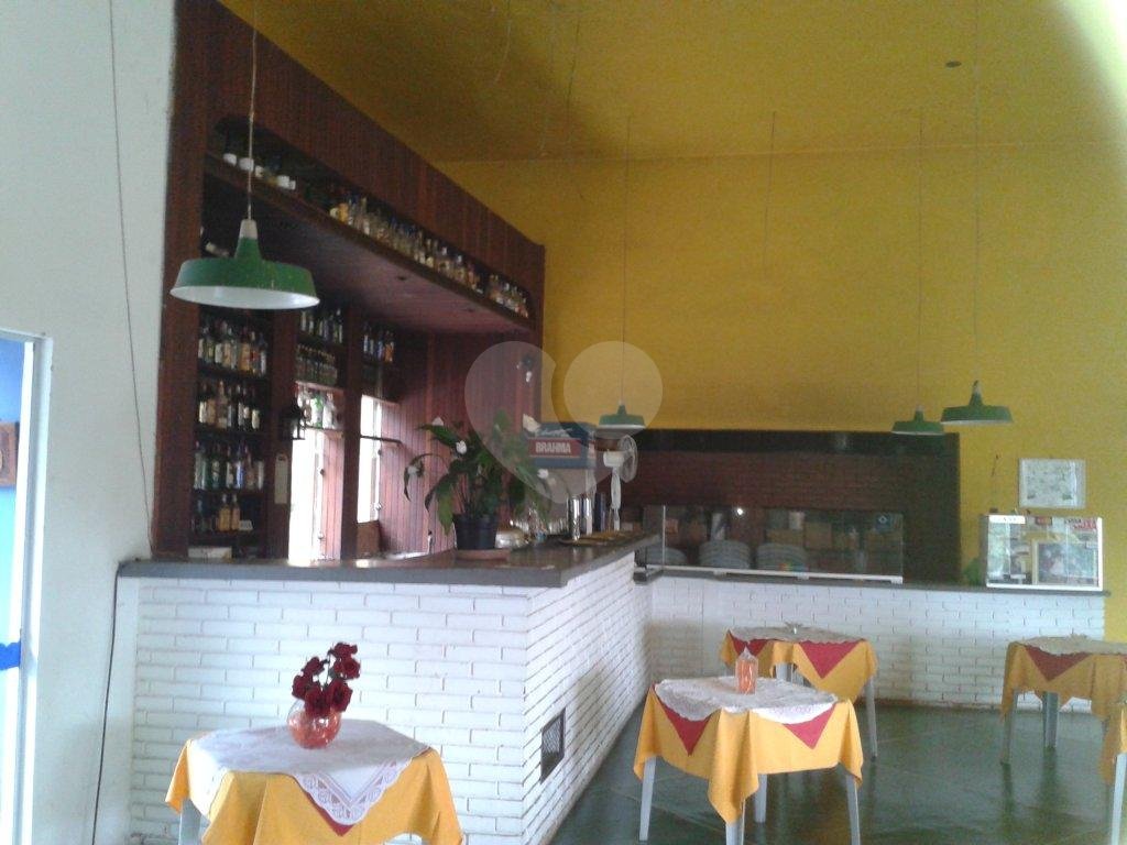 ÓTIMO PARA CASA DE EVENTOS, SALÃO COMERCIAL E TERRENO, PONTO DE TRINTA ANOS, SÃO 02 SALÕES DE 100 MT