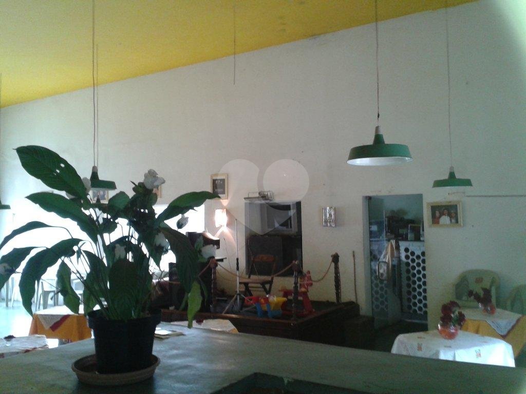 ÓTIMO PARA CASA DE EVENTOS, SALÃO COMERCIAL E TERRENO, PONTO DE TRINTA ANOS, SÃO 02 SALÕES DE 100 MT