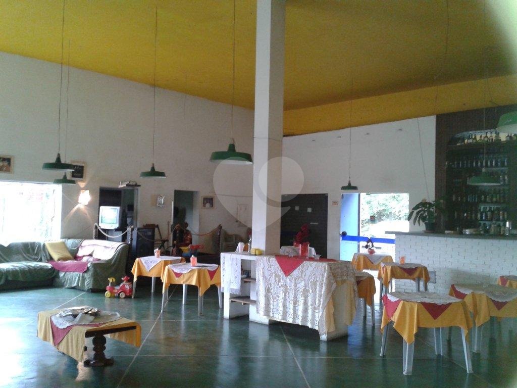 ÓTIMO PARA CASA DE EVENTOS, SALÃO COMERCIAL E TERRENO, PONTO DE TRINTA ANOS, SÃO 02 SALÕES DE 100 MT