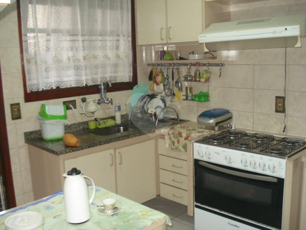SOBRADO A VENDA EM CONDOMÍNIO FECHADO NO JD TREMEMBÉ - 2 QUARTOS E 2 VAGAS DE GARAGEM