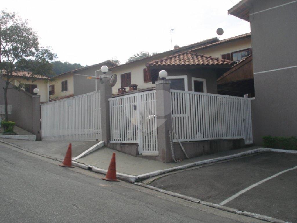 SOBRADO A VENDA EM CONDOMÍNIO FECHADO NO JD TREMEMBÉ - 2 QUARTOS E 2 VAGAS DE GARAGEM