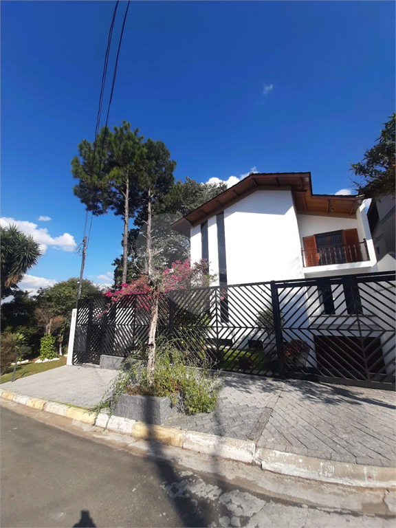 SOBRADO MARAVILHOSO A VENDA NO JARDIM GUAPIRA - 4 SUÍTES E 7 VAGAS DE GARAGEM