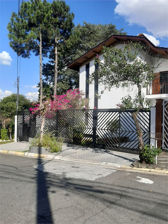 SOBRADO MARAVILHOSO A VENDA NO JARDIM GUAPIRA - 4 SUÍTES E 7 VAGAS DE GARAGEM