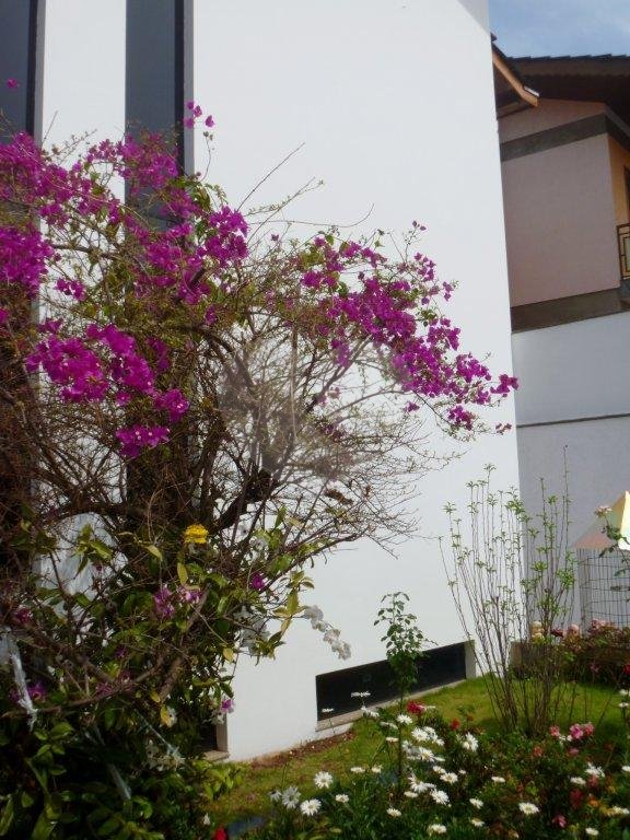 SOBRADO MARAVILHOSO A VENDA NO JARDIM GUAPIRA - 4 SUÍTES E 7 VAGAS DE GARAGEM