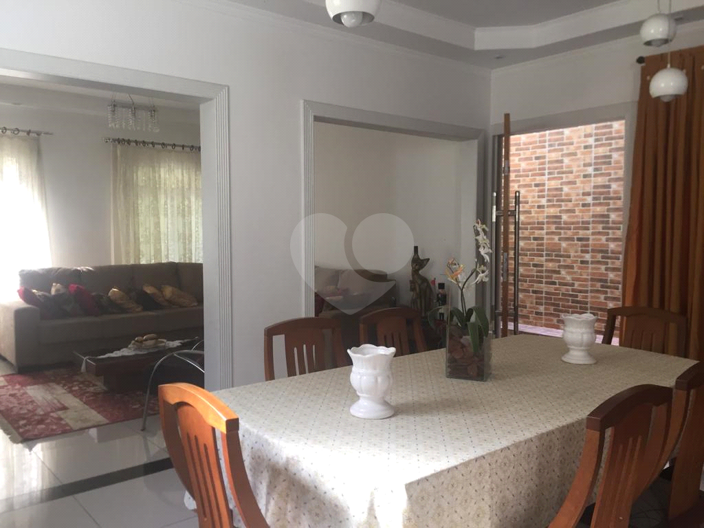 Excelente sobrado Lauzane Paulista, estuda permuta por dois apartamentos próximo de metro.