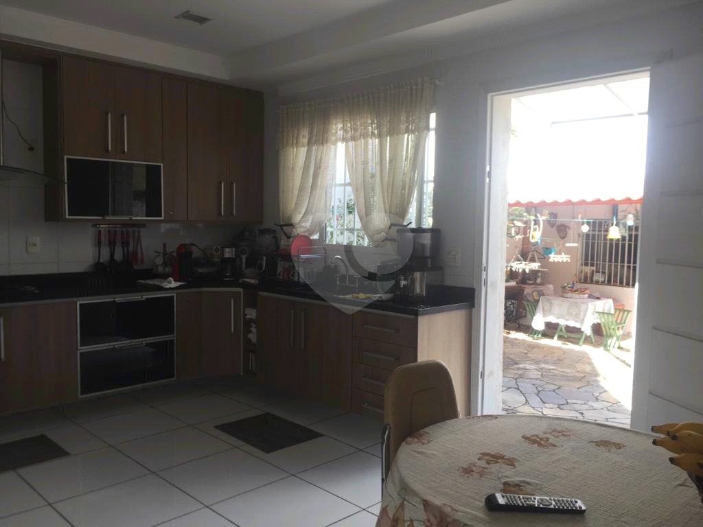 Excelente sobrado Lauzane Paulista, estuda permuta por dois apartamentos próximo de metro.