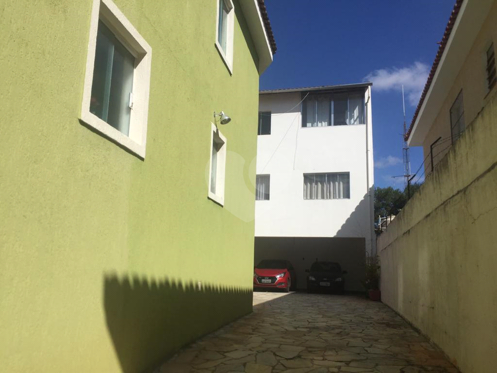 Excelente sobrado Lauzane Paulista, estuda permuta por dois apartamentos próximo de metro.