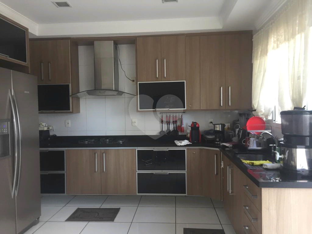 Excelente sobrado Lauzane Paulista, estuda permuta por dois apartamentos próximo de metro.