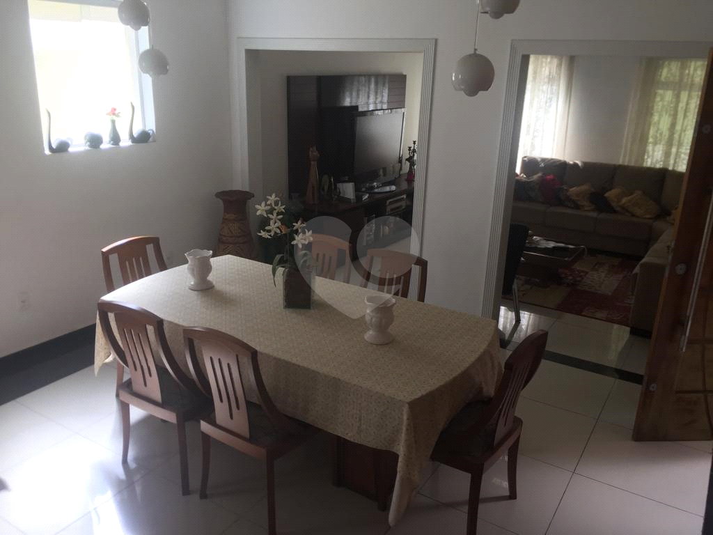 Excelente sobrado Lauzane Paulista, estuda permuta por dois apartamentos próximo de metro.