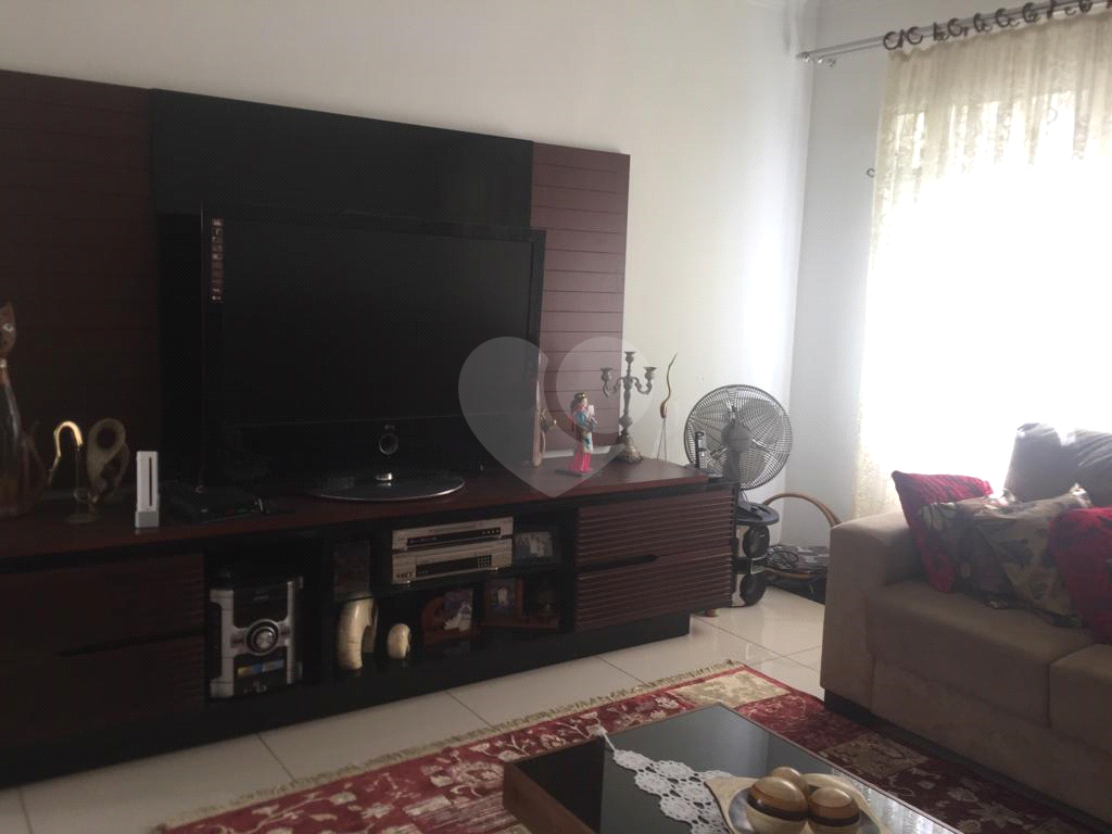 Excelente sobrado Lauzane Paulista, estuda permuta por dois apartamentos próximo de metro.