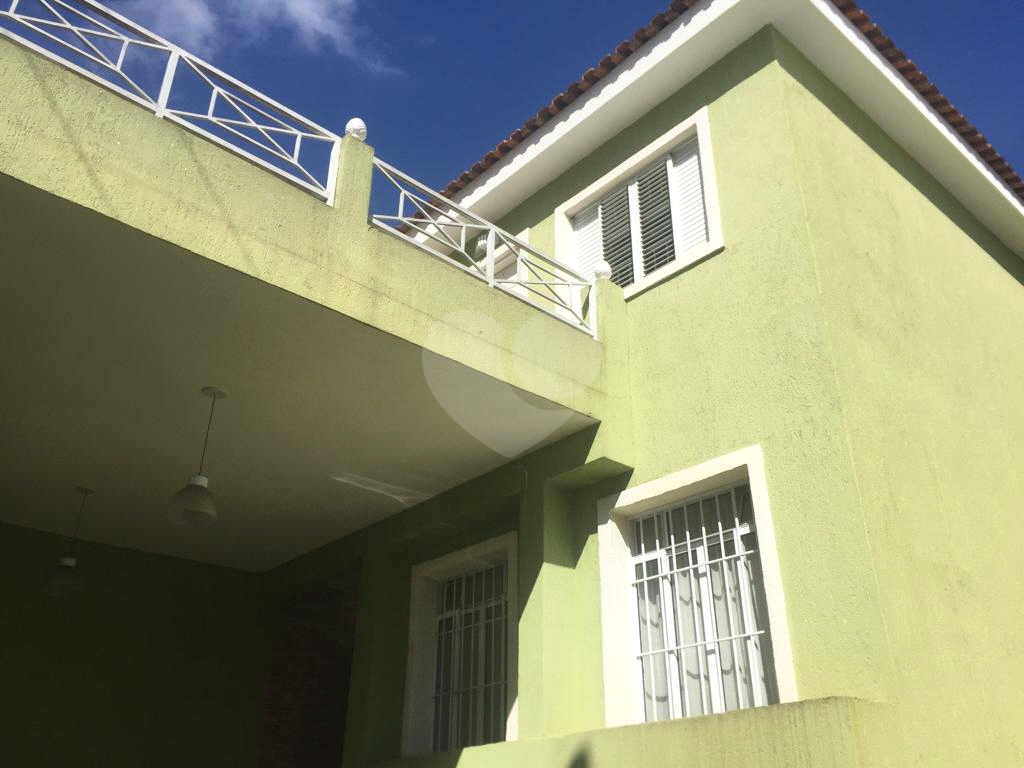 Excelente sobrado Lauzane Paulista, estuda permuta por dois apartamentos próximo de metro.