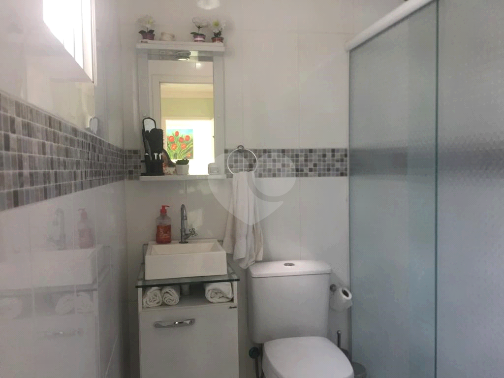 Excelente sobrado Lauzane Paulista, estuda permuta por dois apartamentos próximo de metro.