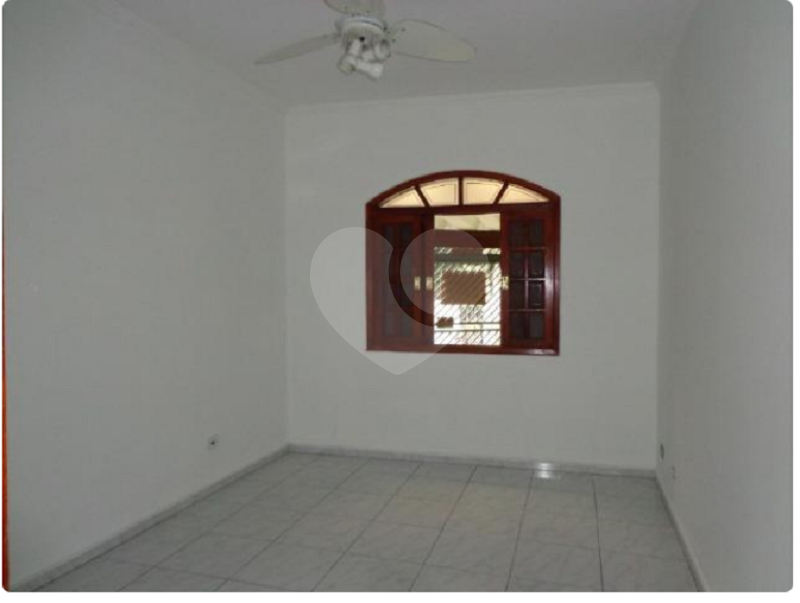  Casa Térrea com 2 Dormitórios sendo 1 Suíte 2 vagas Com Fácil Acesso ao Metrô e Shopping Tucuruvi!!