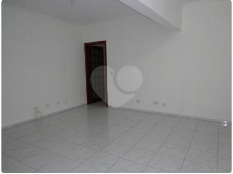  Casa Térrea com 2 Dormitórios sendo 1 Suíte 2 vagas Com Fácil Acesso ao Metrô e Shopping Tucuruvi!!