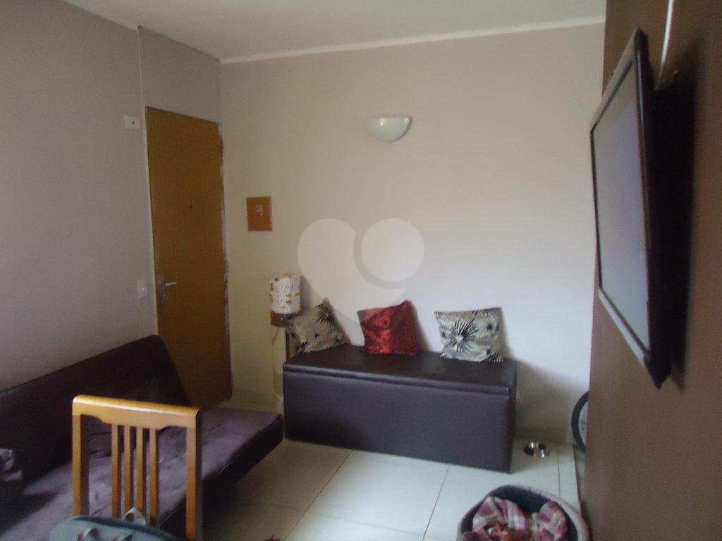 APARTAMENTO em CASA VERDE