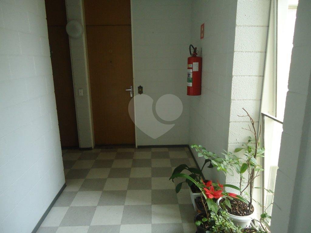 APARTAMENTO em CASA VERDE