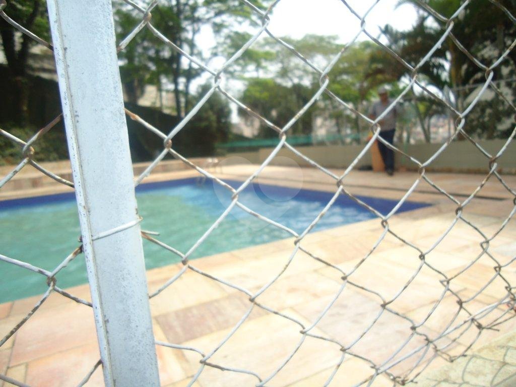 APARTAMENTO em CASA VERDE