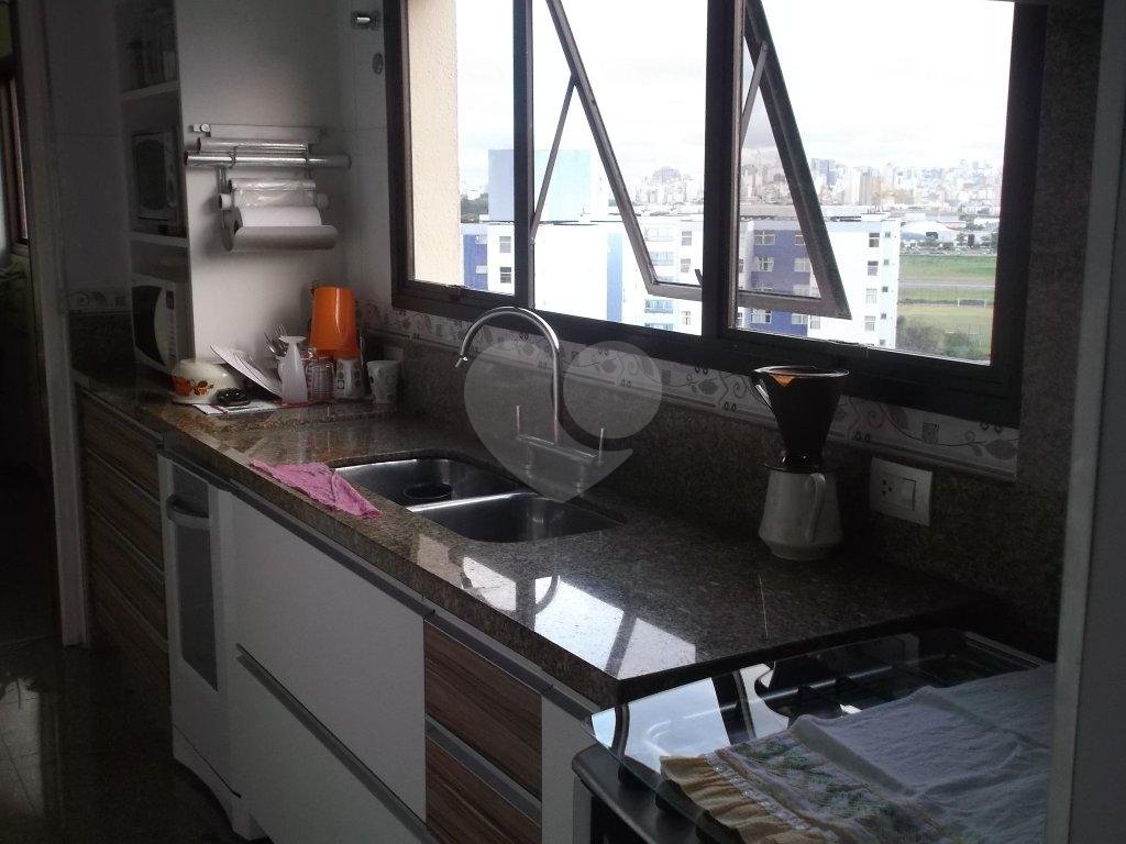 Apartamento à venda com 4 quartos, 206m² - Foto 8