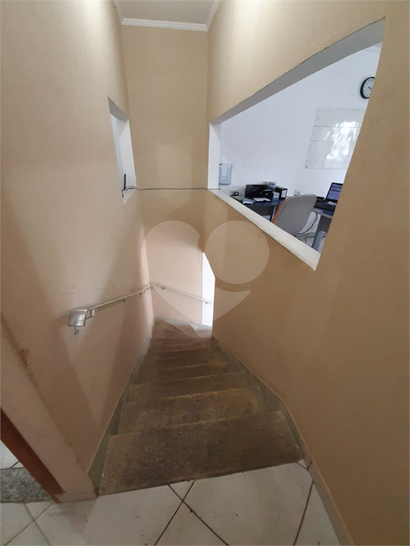 Prédio comercial na Região de Santana, 800 metros do metro Jardim São Paulo
