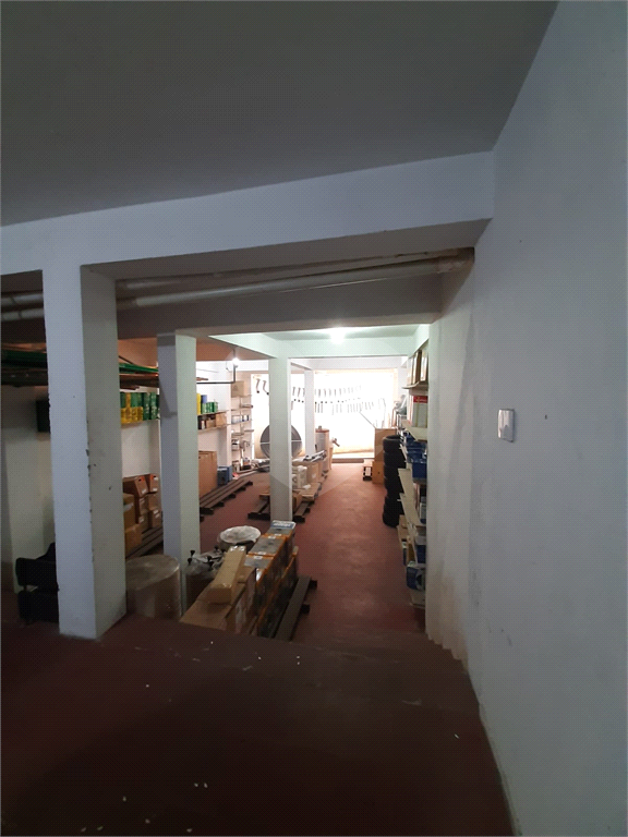 Prédio comercial na Região de Santana, 800 metros do metro Jardim São Paulo