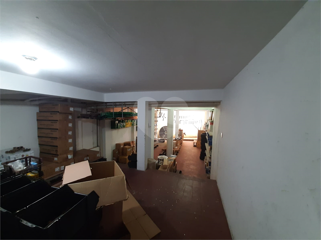 Prédio comercial na Região de Santana, 800 metros do metro Jardim São Paulo