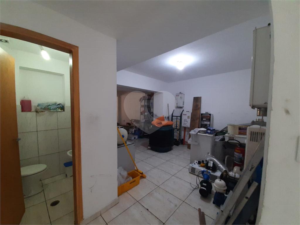 Prédio comercial na Região de Santana, 800 metros do metro Jardim São Paulo
